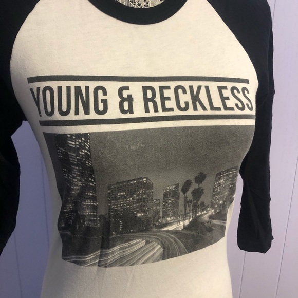 Young & restless city top - Picture 2 of 4